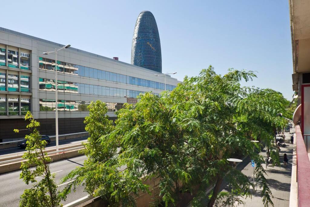 Glorias:Sagrada Familia 15 Minutos - Playa 20 Minutos Apartment Barcelona Exterior photo
